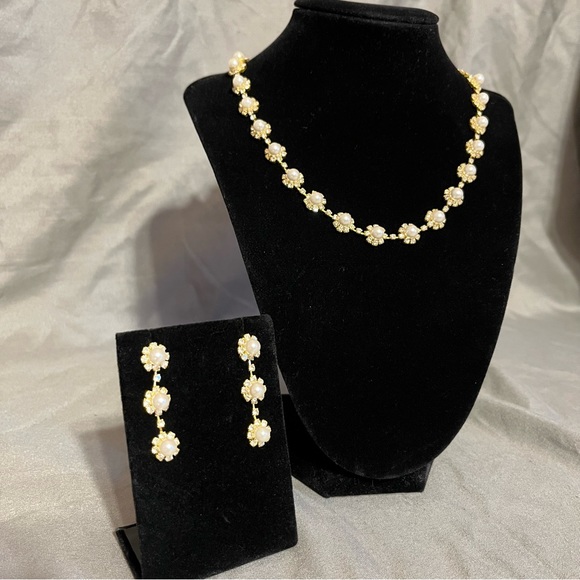 Prom/Special Occasion Necklace and Earrings, Gold with Pearl and Rhinestones - Picture 4 of 15